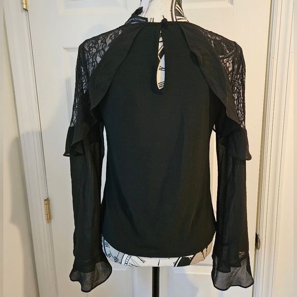 NWT WHBM lace blouse, keyhole back XS - Picture 7 of 9